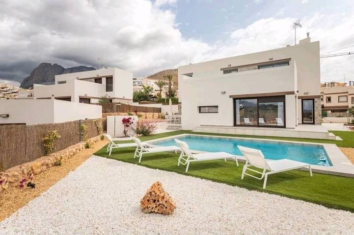 Casa rural para 14 personas, con terraza y jardín en Finestrat