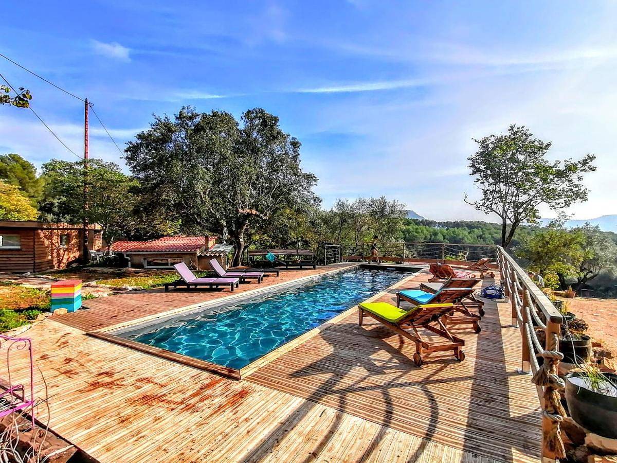 Un brin dfolies, bohème , nature, piscine chauffée de Pâques à Toussaint , spa , sauna, yoga ,massage in Le Beausset, Côte méditerranéenne (France)