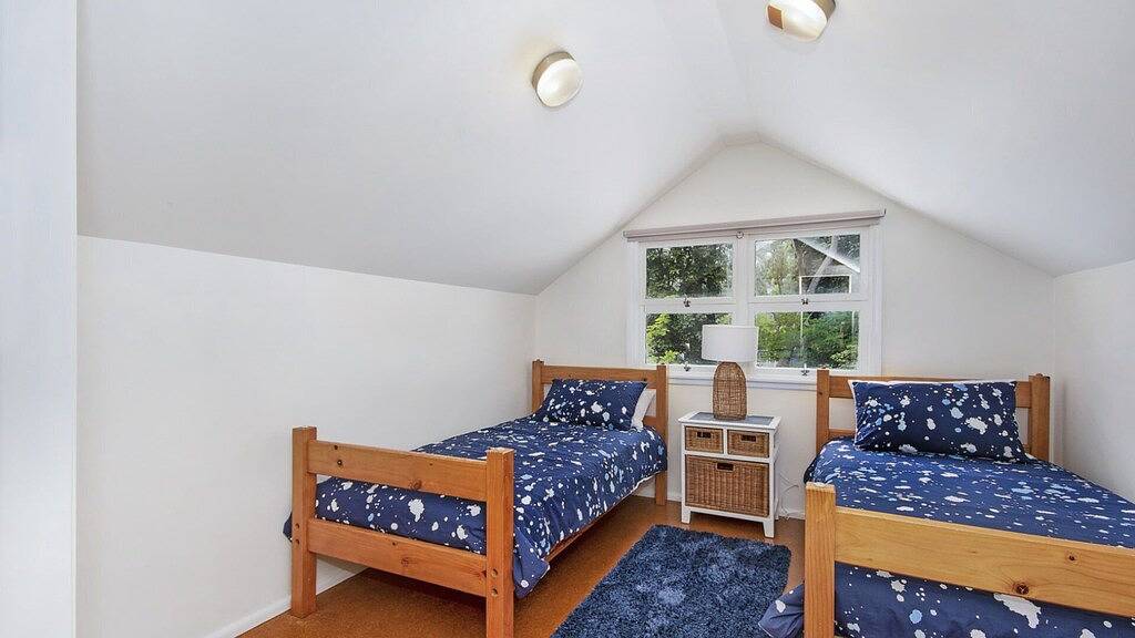 Loft Cottage by Holidayco. in Pearl Beach, New South Wales