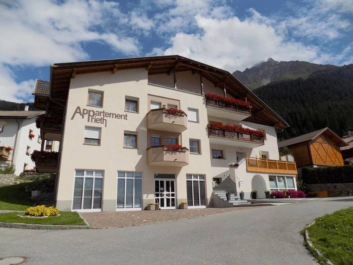 Appart’hôtel pour 4 personnes, avec Balcon ainsi que Terrasse et Vue à Resia