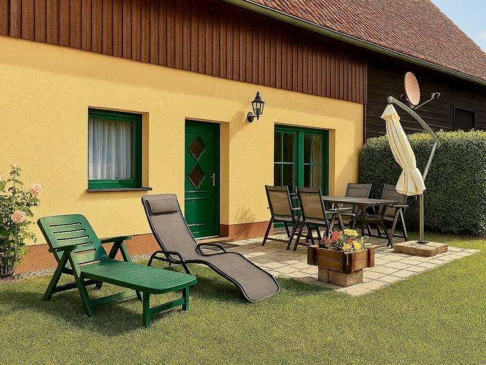 Ferienwohnung für 4 Personen, mit Terrasse und Garten in Qualzow