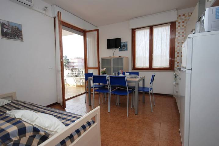 Ferienwohnung für 6 Personen, mit Balkon/Terrasse in Lignano Riviera - 3