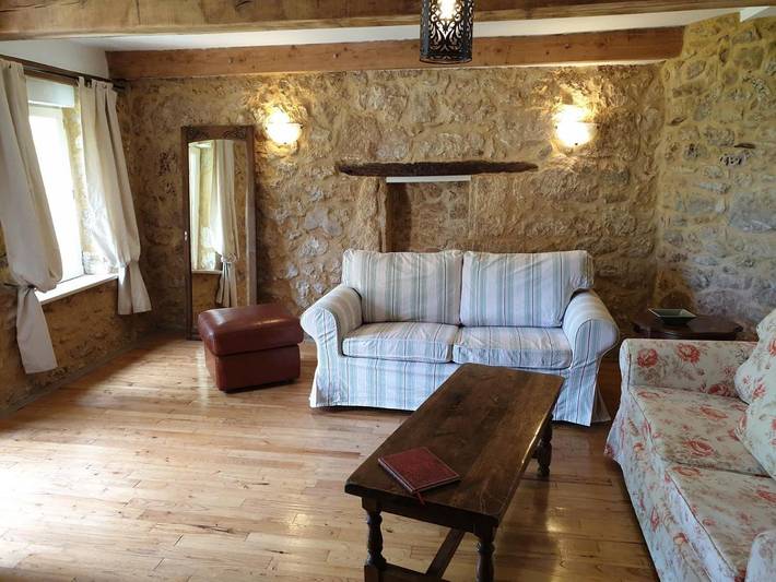 Location de vacances pour 4 personnes, avec jardin et piscine ainsi que vue et bassin pour enfant, adapté aux familles à Milhac - 4