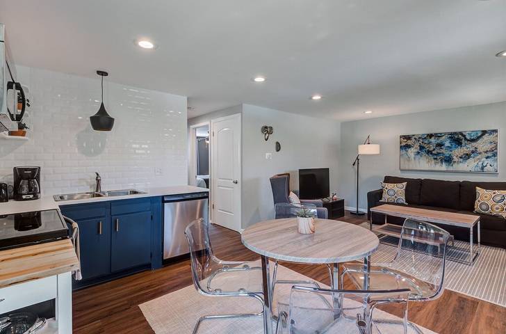 Vacation rental for 12 people, with yard and terrace, with pets in Kansas City (KS)