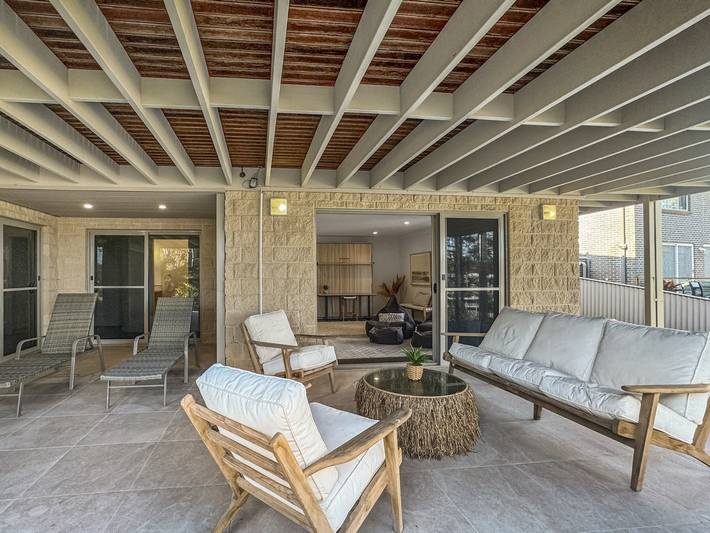 Holiday rental for 8 people, with balcony/terrace, child-friendly in Malua Bay