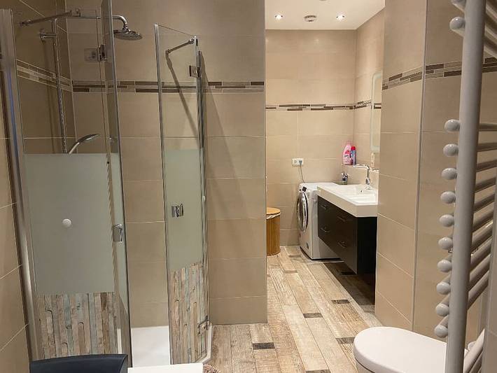 Ganze Wohnung, Gästehaus Reiger - Ferienappartement Stefan 1.Og modern und hochwertig ausgestattet in Wackersdorf, Ostbayern