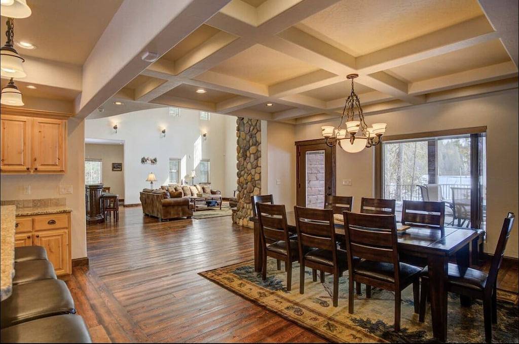 Spacious Family Home on Priest Lake Golf Course in Kaniksu Nationalwald