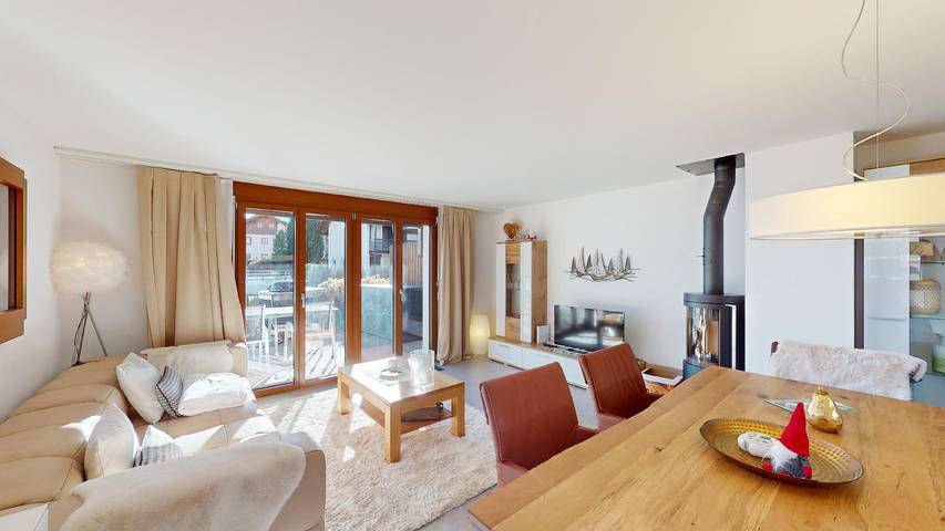 Ganze Wohnung, Maisonette mit Bergblick & Kamin in Lantsch/Lenz, Plessur Alpen