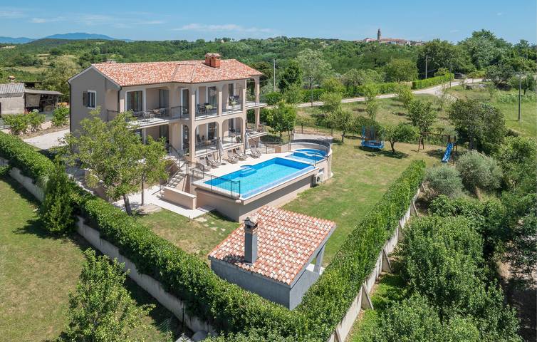 Ferienhaus für 10 Personen, mit Garten