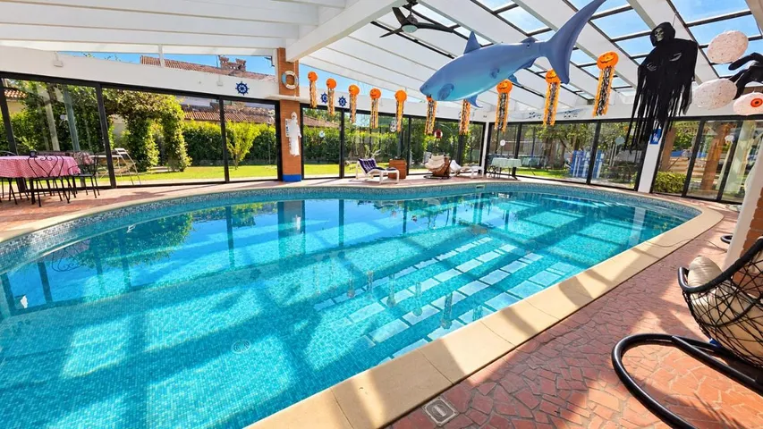 Ferienwohnung für 16 Personen, mit Pool und Terrasse sowie Garten - 1