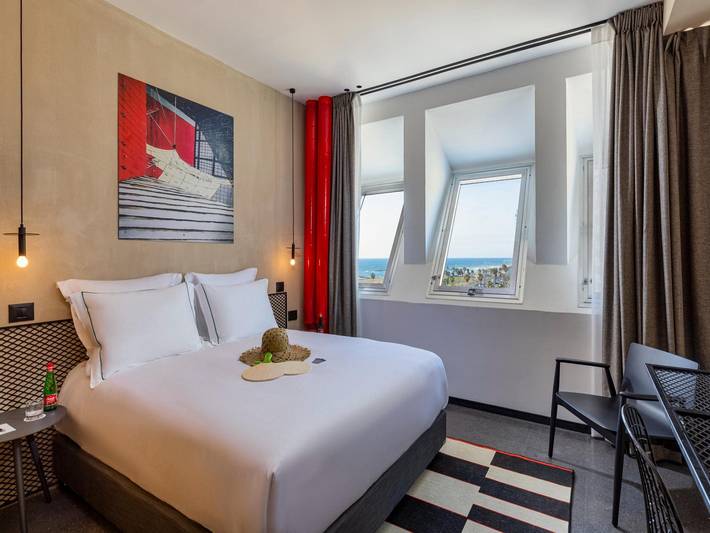 Appartement entier, Hôtel Dancenter Brut Seafront Tel Aviv - Chambre double de luxe in Tel Aviv, District de Tel Aviv