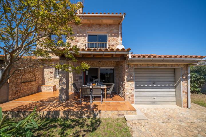 Casa rural para 6 personas, con Terraza y Jardín en Alt Empordà - 2