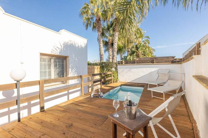 Villa per 5 persone, con piscina e giardino a Marina di Mancaversa