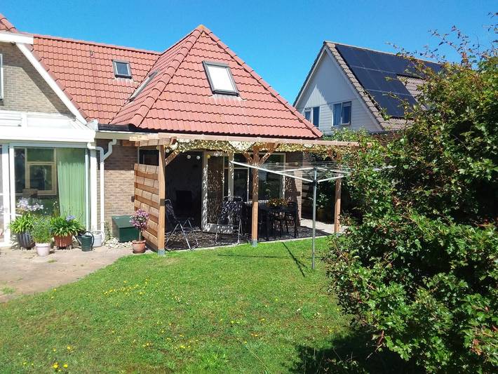 Vakantiehuis voor 4 personen, met Terras en Tuin in Camperduin
