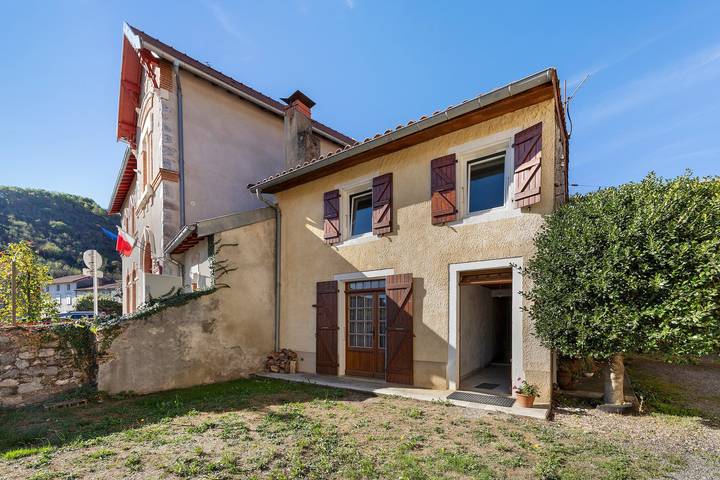 Maison de vacances « Chez You » avec vue montagne, terrasse et jardin privatifs in Cazavet, Parc naturel régional des Pyrénées ariégeoises