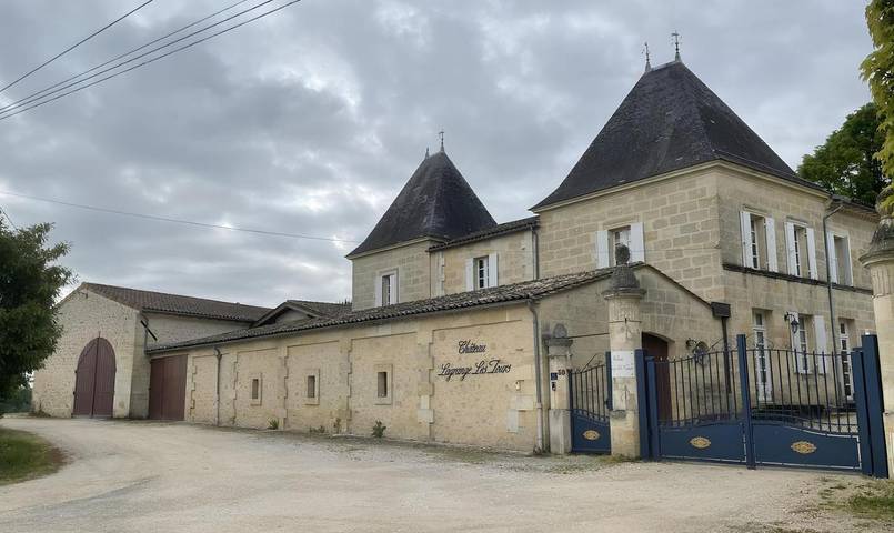 Location de vacances pour 4 personnes, avec jacuzzi ainsi que jardin et piscine dans Cubzac-les-Ponts - 2