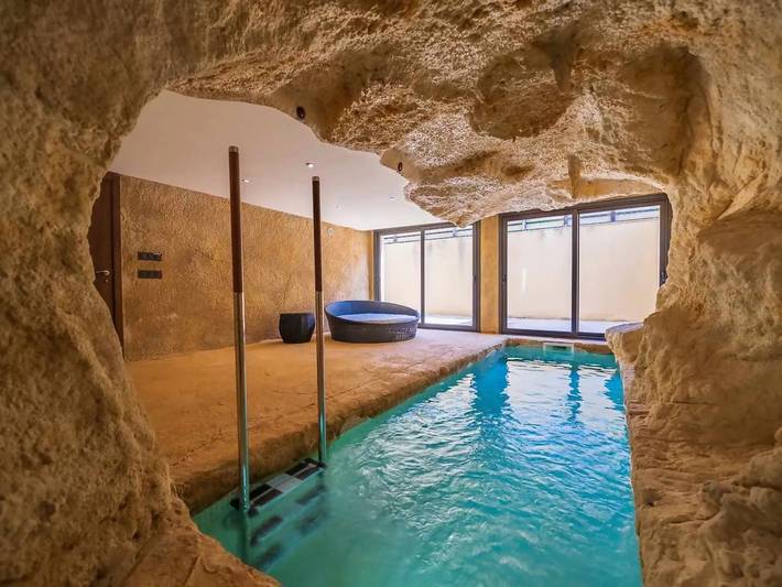 Chalet para 12 personas, con jacuzzi además de jardín y terraza en Provincia de Gerona - 2