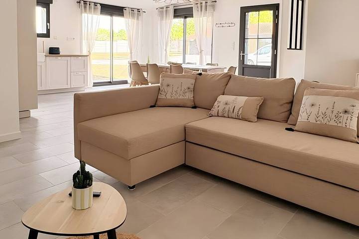 Gîte pour 8 personnes, avec Terrasse et Jardin à Domvast