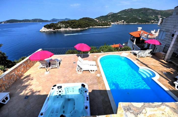 Maison d’hôte pour 3 personnes, avec piscine et jardin ainsi que terrasse et jacuzzi