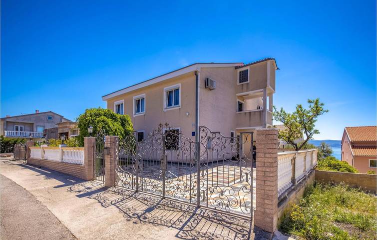Ferienwohnung für 9 Personen, mit Terrasse in Novi Vinodolski - 2
