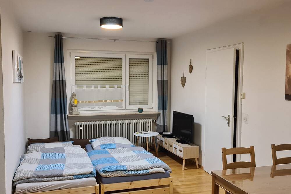 Ganze Wohnung, Kinder- und Hundeparadies mit großem eingezäunten Garten in Steißlingen, Landkreis Konstanz