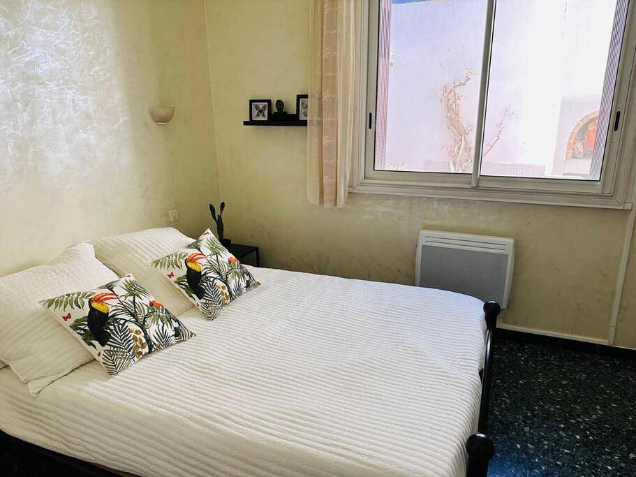 Appartement entier, Two-Bedroom Apartment in Aigues-Mortes, Côte d'Améthyste