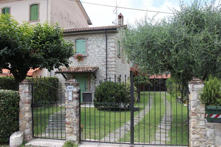 Casa vacanza per 4 persone, con panorama e giardino, con animali domestici a Sant'Ambrogio di Valpolicella