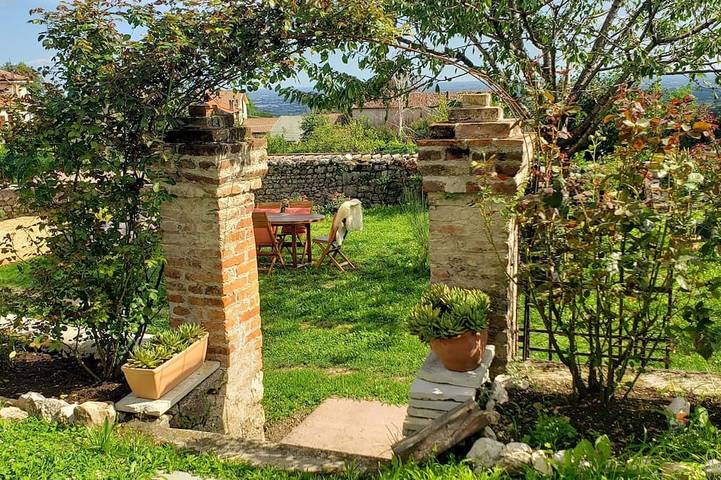 Ferienwohnung für 9 Personen, mit Garten