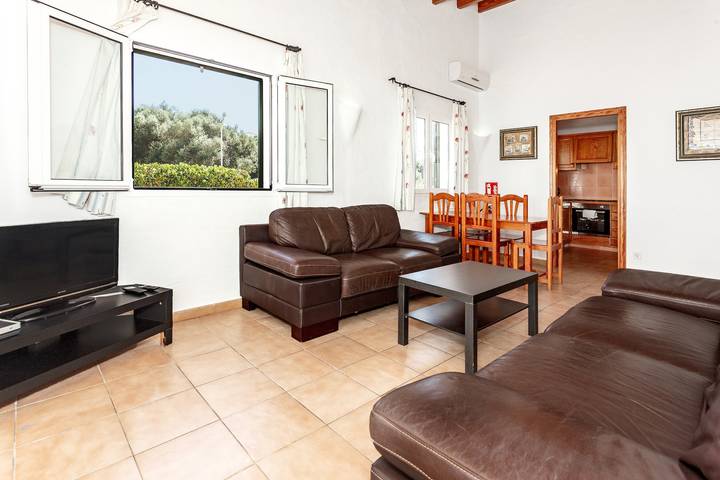 Villa 'Amber' con piscina privada, Wi-Fi y aire acondicionado in Cala en Porter, Municipio de Alaior