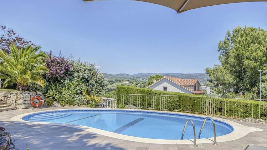 Chalet para 8 personas, con jardín además de piscina y terraza en Maresme - 2