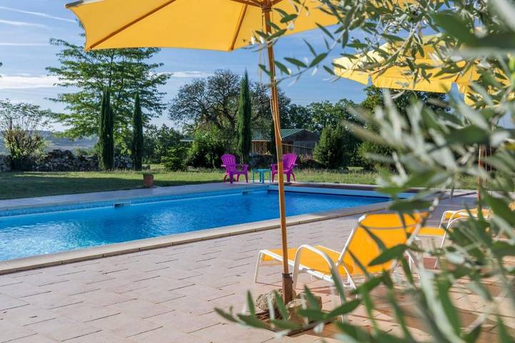 Maison d’hôte pour 2 personnes, avec jardin ainsi que piscine et vue
