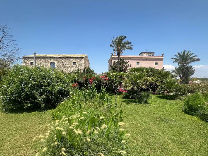 Villa per 4 persone, con piscina e giardino nonché terrazza, adatto a famiglie con bambini a Ragusa