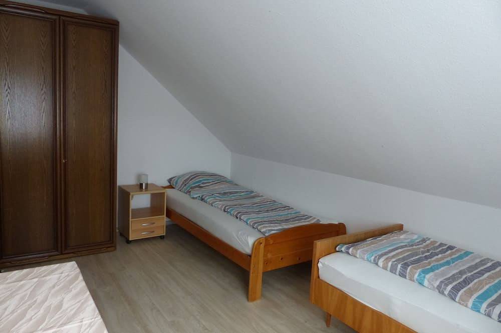 Ganze Wohnung, Ferienwohnung in ruhiger, sonniger Lage mit traumhafter Aussicht in Alpirsbach, Mittlerer Schwarzwald