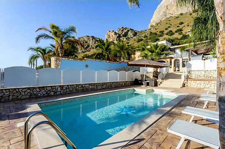 Location de vacances pour 7 personnes, avec Balcon et Terrasse ainsi que Piscine et Vue à Cinisi - 3