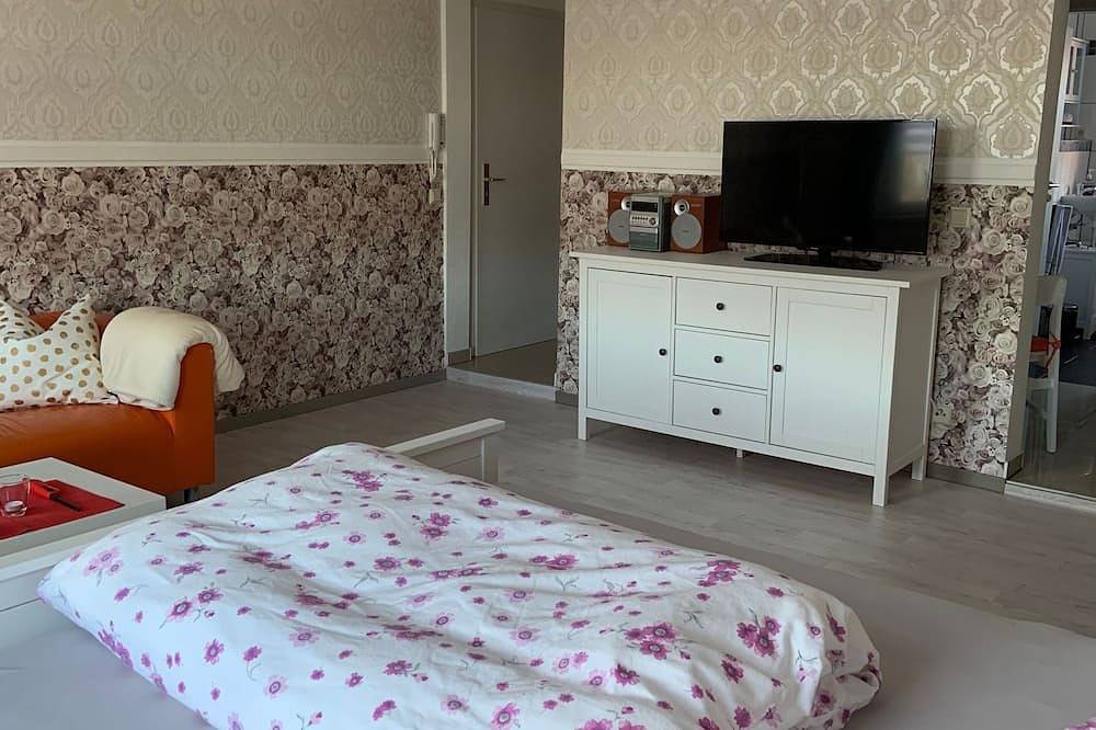 Ganze Wohnung, Appartement Röschen - Onkmangani Appartmenthaus Oelschläger Annett in Tollensesee, Burg Stargard