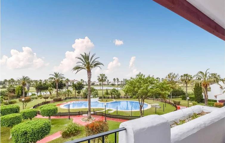 Ferienwohnung für 4 Personen, mit Terrasse und Seeblick sowie Pool - 1