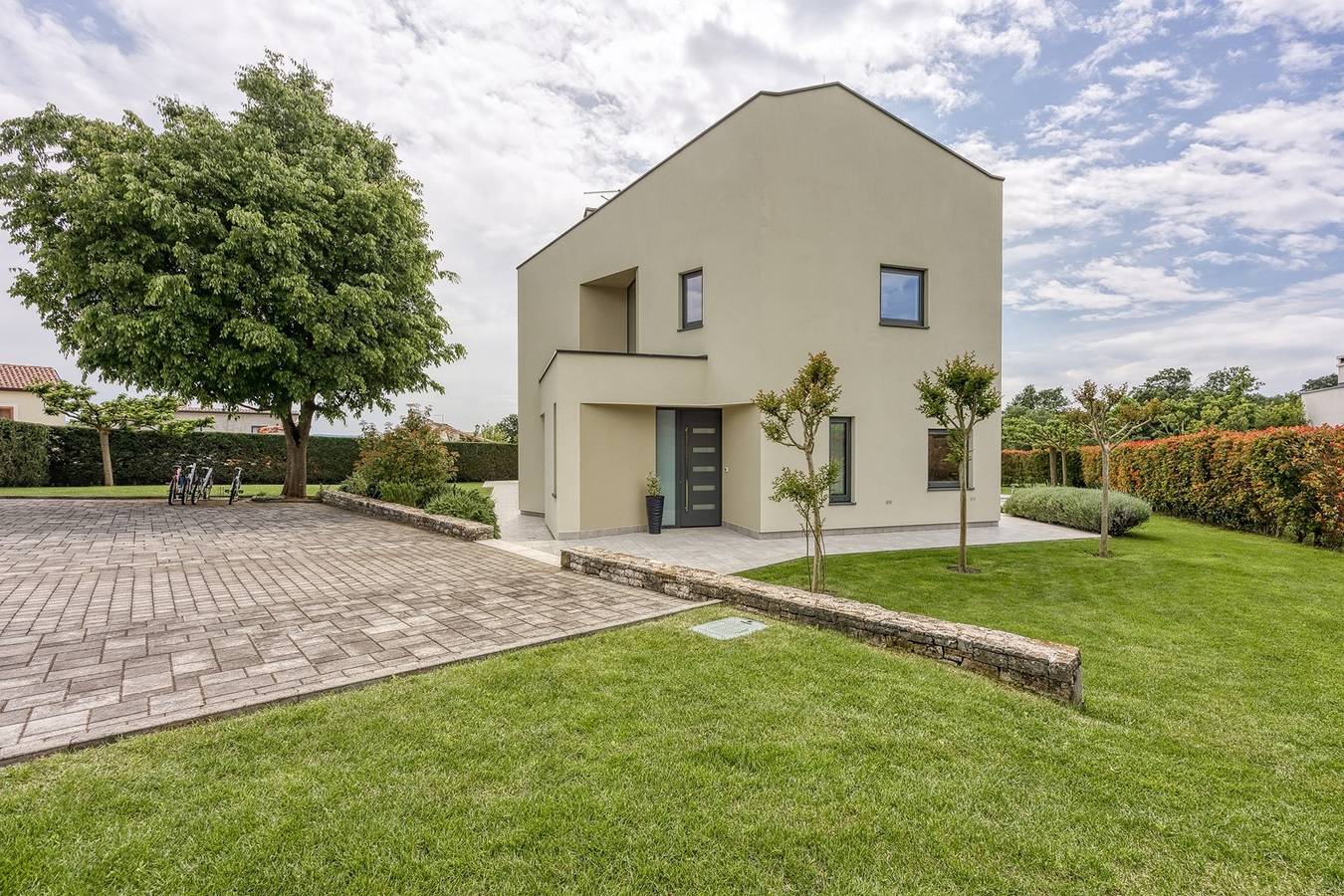 Moderne Villa Nada met zwembad en sauna in Kringa, Centraal Istrië