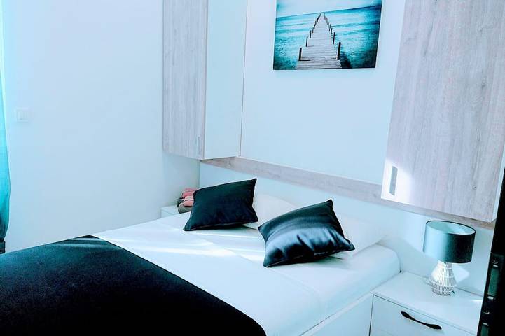 Villa für 4 Personen, mit Balkon in Starigrad Paklenica - 2