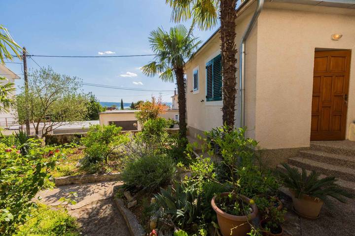 Ferienhaus mit Klimaanlage und Balkon in Crni molo, Crikvenica
