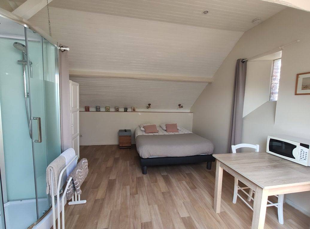 Chambres d'hôtes La Petite Charnasserie - Chambre Mayenne in Angers, Vallée de la Loire