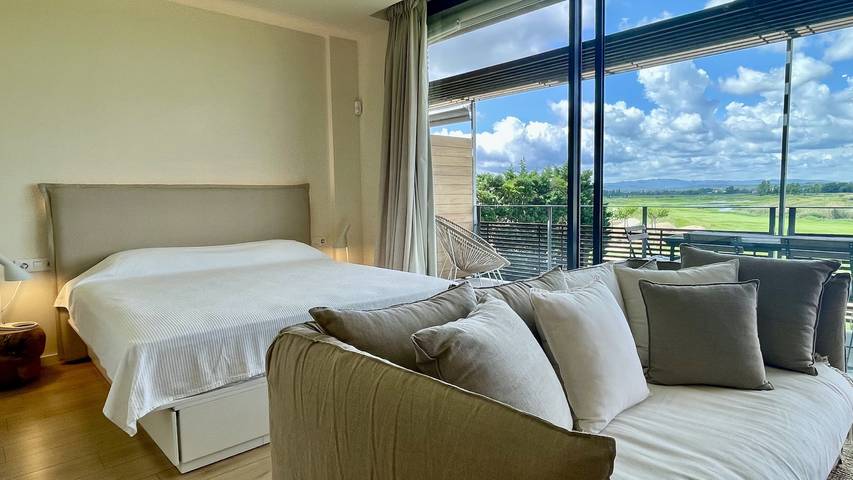 Estudio para 2 personas, con piscina para niños además de terraza y vistas - 1