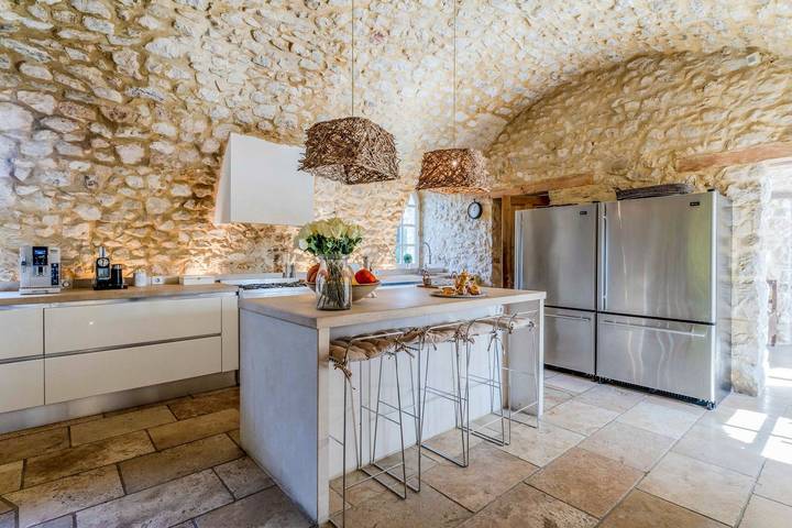 Location de vacances pour 19 personnes, avec Jacuzzi ainsi que Piscine et Sauna à Saint-Privat-des-Vieux - 4
