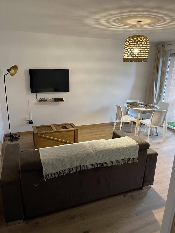 Appartement de vacances pour 4 personnes, avec Balcon ainsi que Piscine et Vue