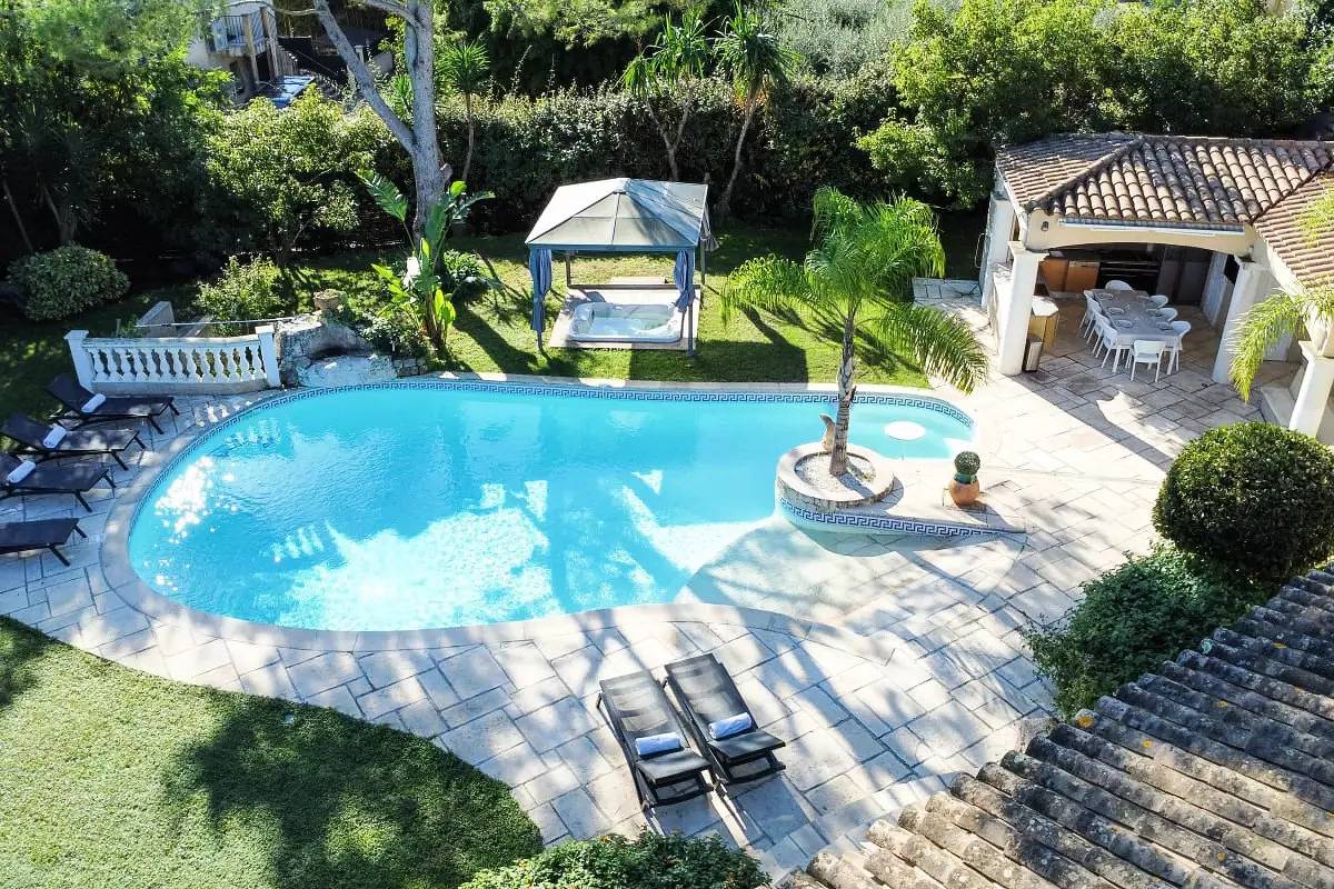 Super Villa 330m2 Pool und Jacuzzi in Vallauris, Mittelmeerküste (Frankreich)