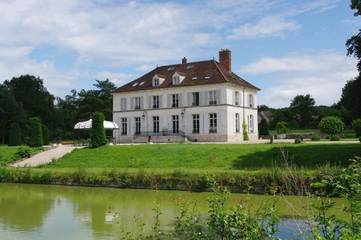 Cottage pour 3 personnes, avec jardin et vue ainsi que terrasse et sauna à Pommeuse