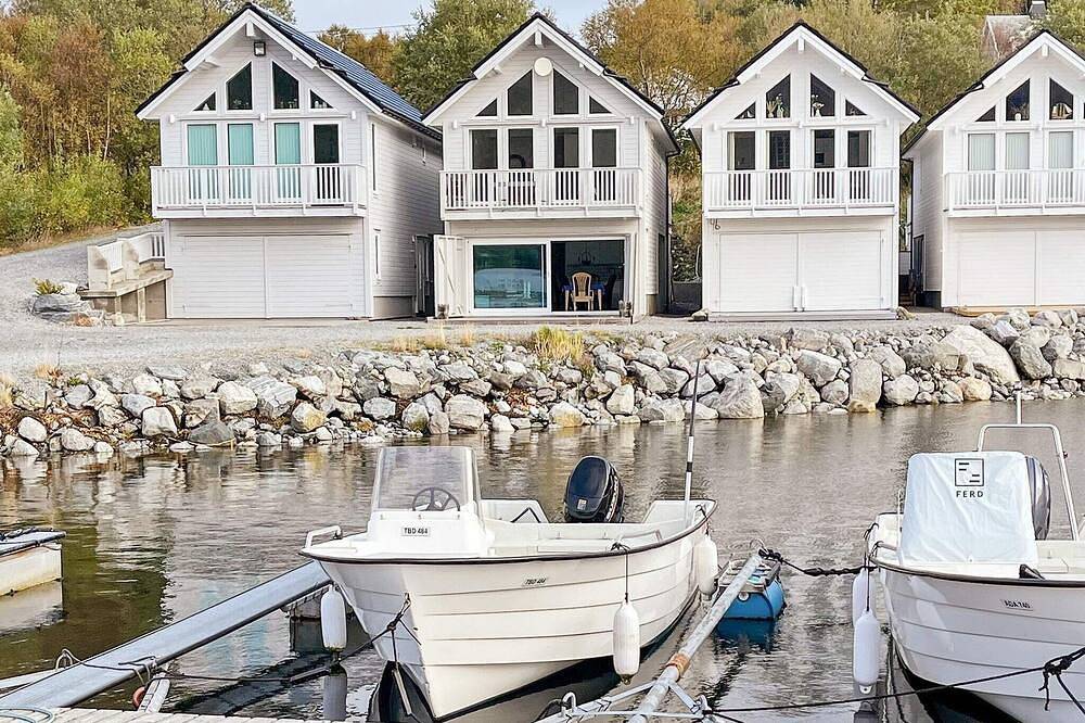 10 person ferie hjemme i Brattvåg in Haram, Nordlige Fjord-Norge