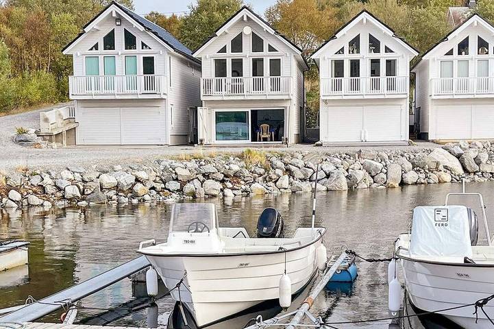 Feriehus for 10 personer, med terrasse - 1