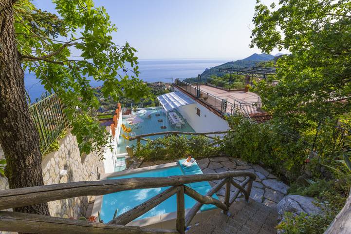 Villa für 9 Personen, mit Garten und Terrasse - 1