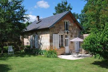 Maison de vacances pour 4 personnes, avec jardin ainsi que terrasse et jacuzzi en Bourgogne-Franche-Comté