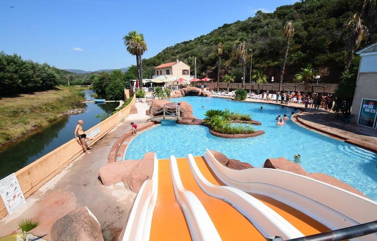 Camping voor 6 personen, with Terras and Zwembad as well as Sauna in Le Dramont